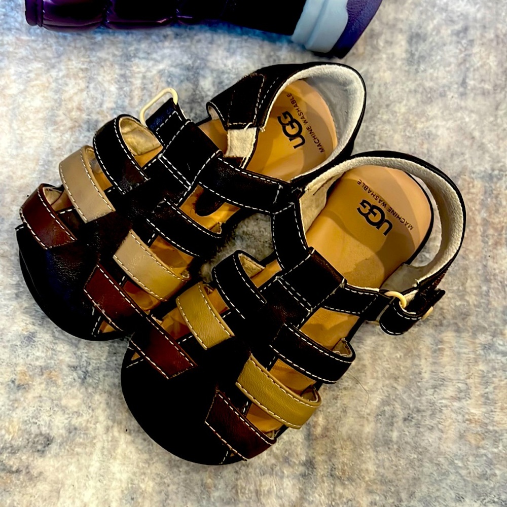 UGG kids 9 sandals.